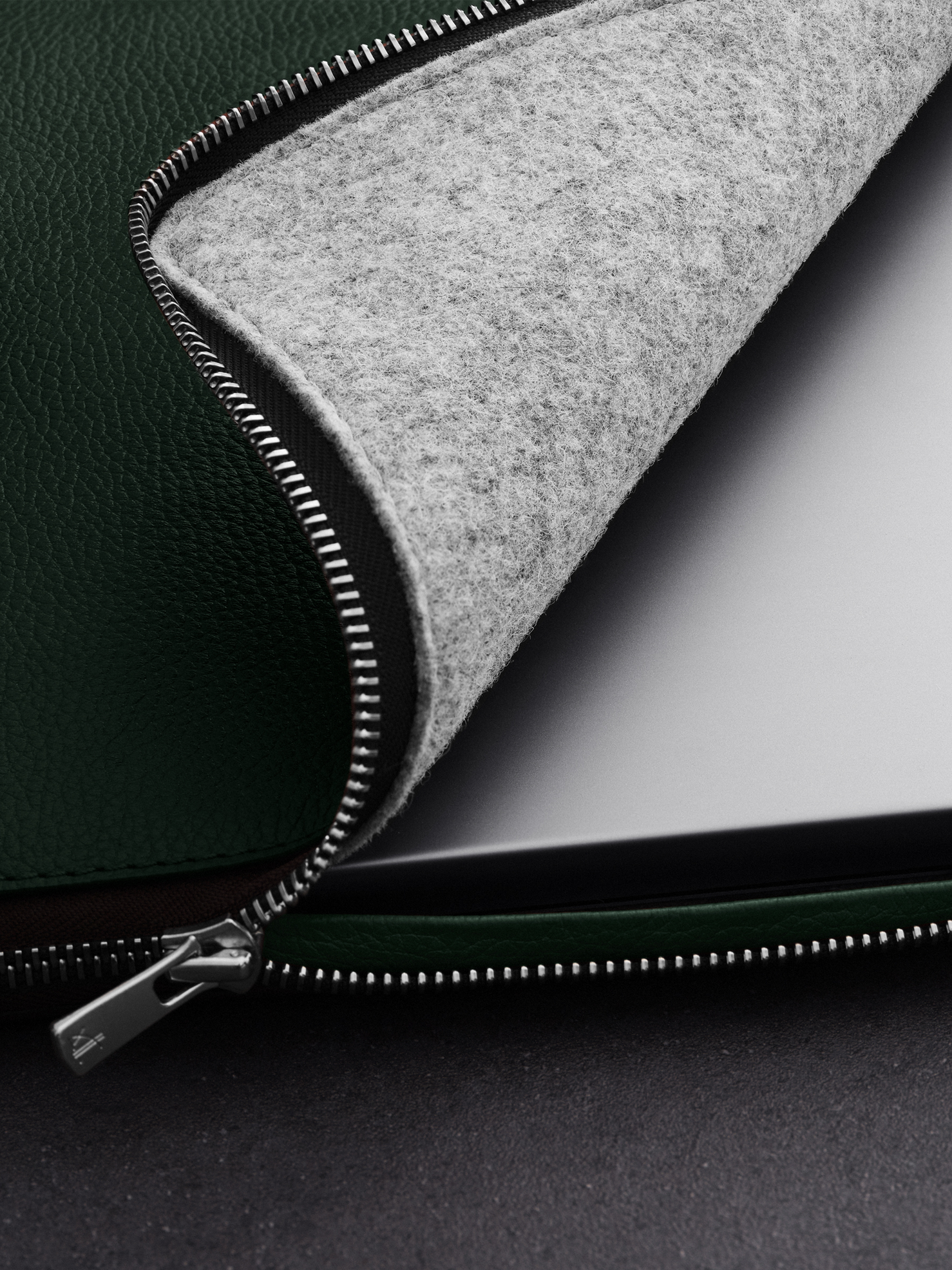 Woolnut Leather Folio for 15" MacBook - Green