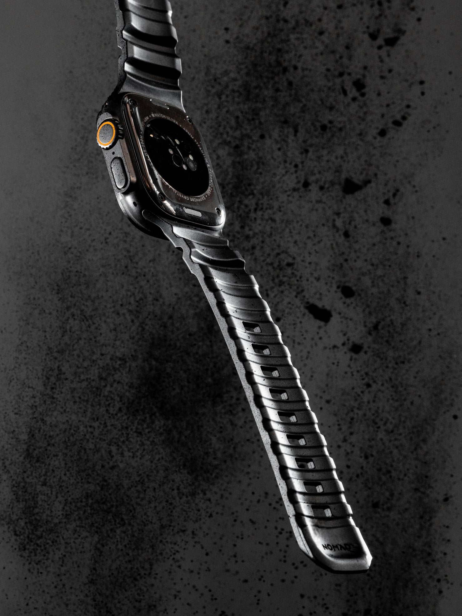 Nomad Rocky Point Band - 46/49mm - Natural Hardware - Carbon Black