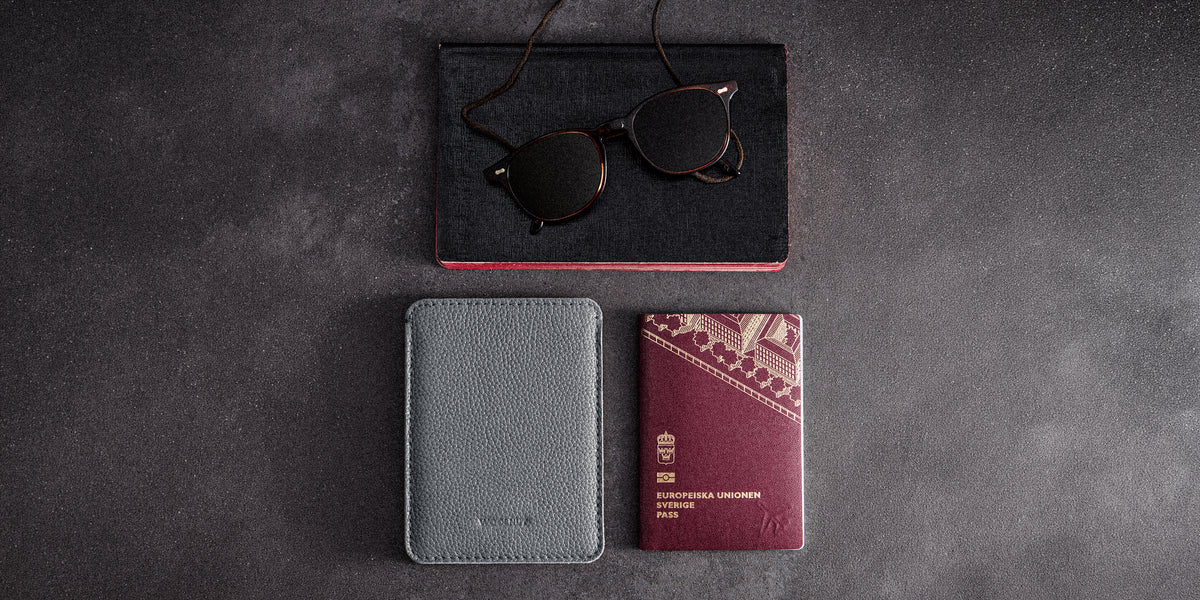 Woolnut Leather Sleeve for Passport - Grey
